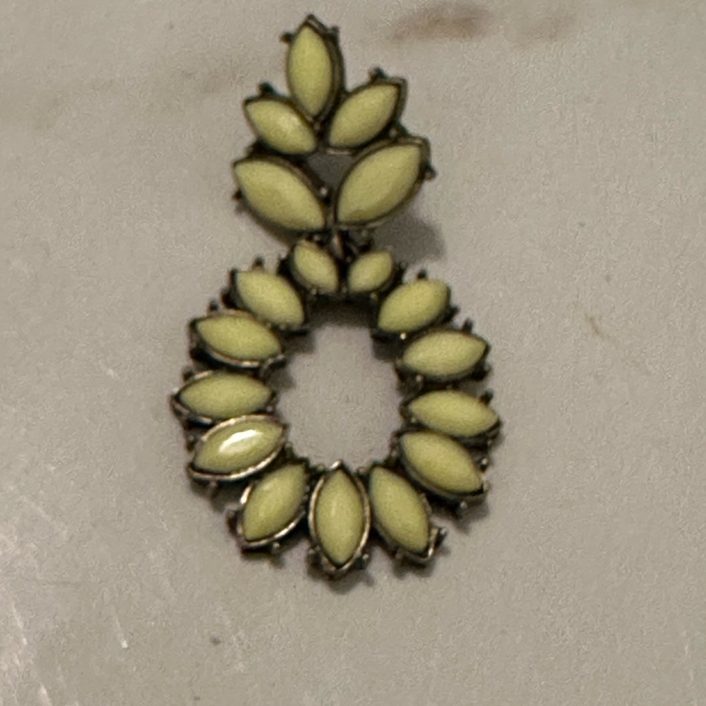 Statement earrings - Picture 2 of 3